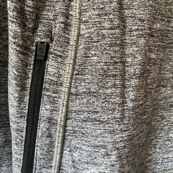 Lululemon Hoodie with Bonus Bag Size 4 - Picture 4 of 6